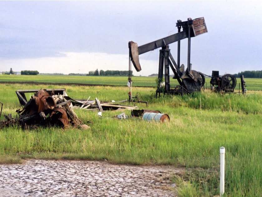 Industry Gets $173 Million Loan to Clean Up Abandoned Canadian Wells